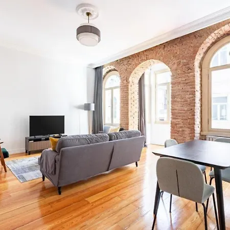 Warm Rustic Charming 2bd Galata Wpatio Gem! #320 *