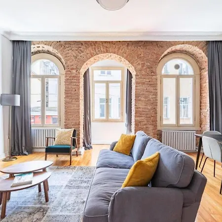 Warm Rustic Charming 2bd Galata Wpatio Gem! #320 Apartment Istanbul