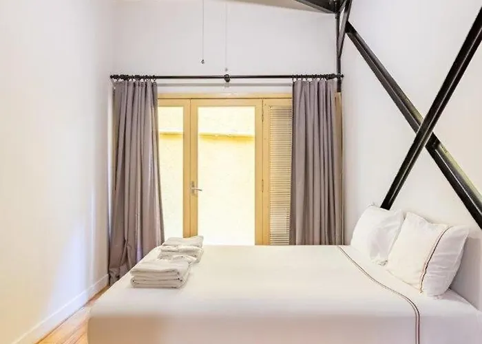 Warm Rustic Charming 2bd Galata Wpatio Gem! #320 アパート イスタンブール