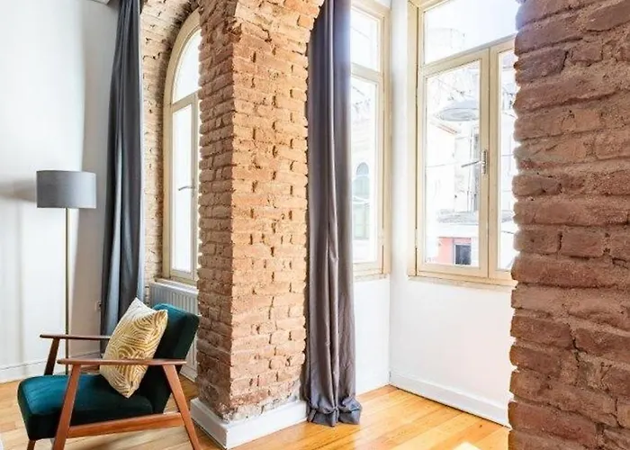 アパート Warm Rustic Charming 2bd Galata Wpatio Gem! #320 *