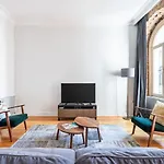 Апартаменты Warm Rustic Charming 2bd Galata Wpatio Gem! #320 Стамбул