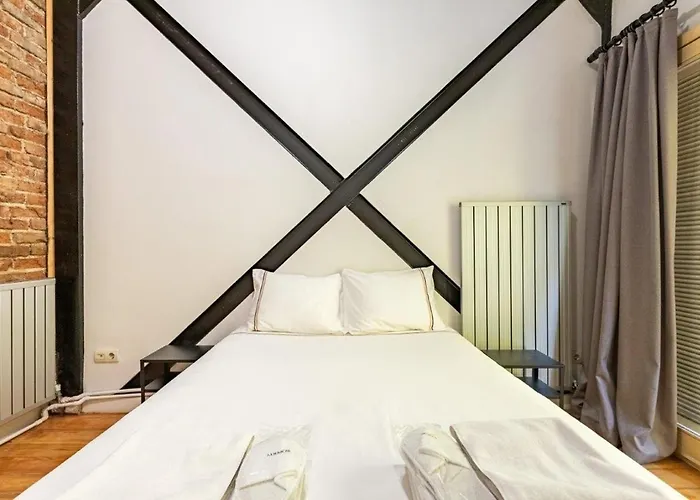 Warm Rustic Charming 2bd Galata Wpatio Gem! #320 * Istanbul