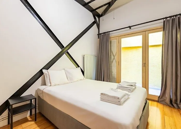 Warm Rustic Charming 2bd Galata Wpatio Gem! #320 Istanbul