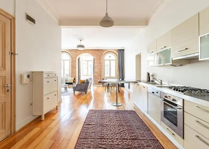 Warm Rustic Charming 2bd Galata Wpatio Gem! #320 Lägenhet *
