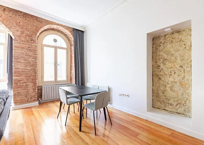 Lägenhet Warm Rustic Charming 2bd Galata Wpatio Gem! #320