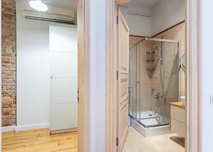 Warm Rustic Charming 2bd Galata Wpatio Gem! #320 דירה איסטמבול