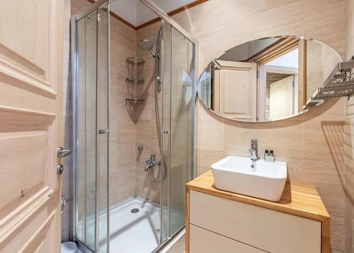 Warm Rustic Charming 2bd Galata Wpatio Gem! #320 *