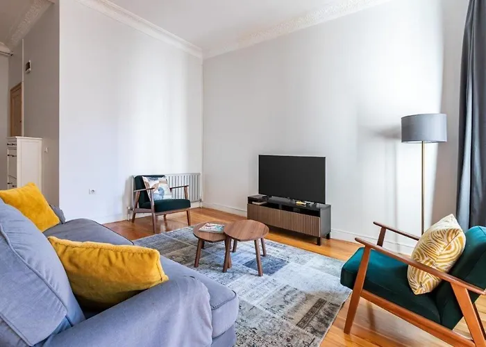 Warm Rustic Charming 2bd Galata Wpatio Gem! #320